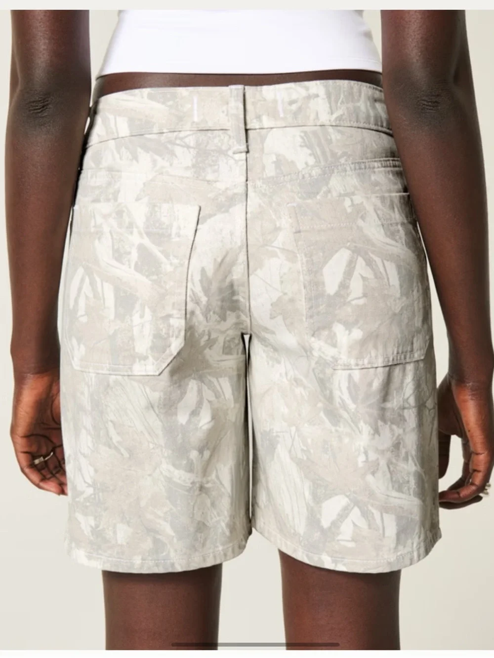 Hollister Low-Rise Camo Baggy Jorts | Size 2